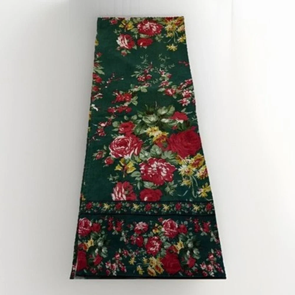 April Cornell Cottage Rose Dark Green/ Red Table Runner 13 x 70